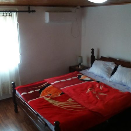 Apartmani Emil ポドゴリツァ エクステリア 写真