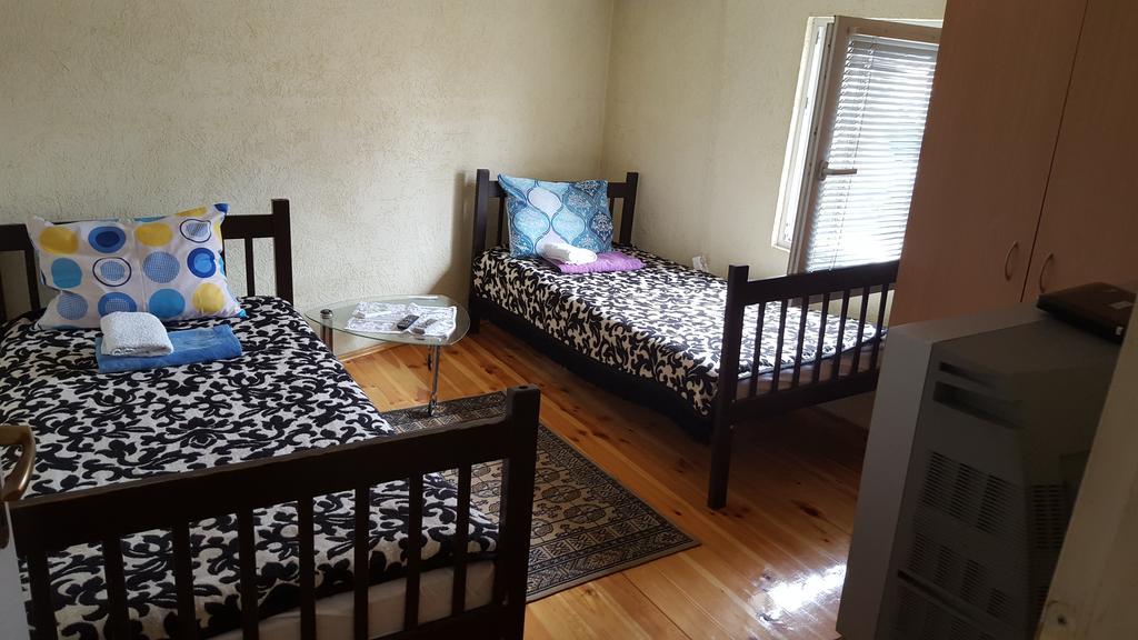 Apartmani Emil ポドゴリツァ エクステリア 写真