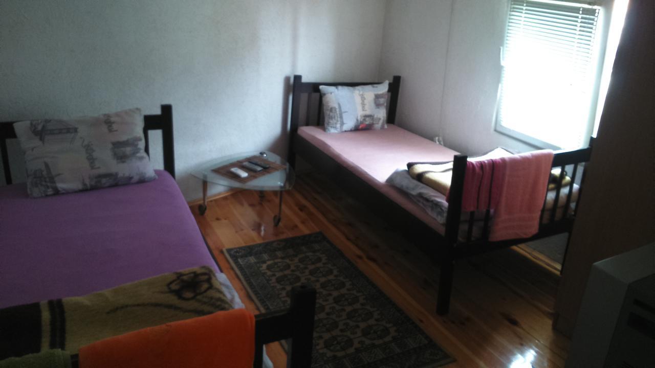 Apartmani Emil ポドゴリツァ エクステリア 写真