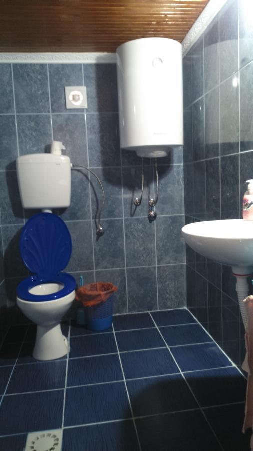 Apartmani Emil ポドゴリツァ エクステリア 写真