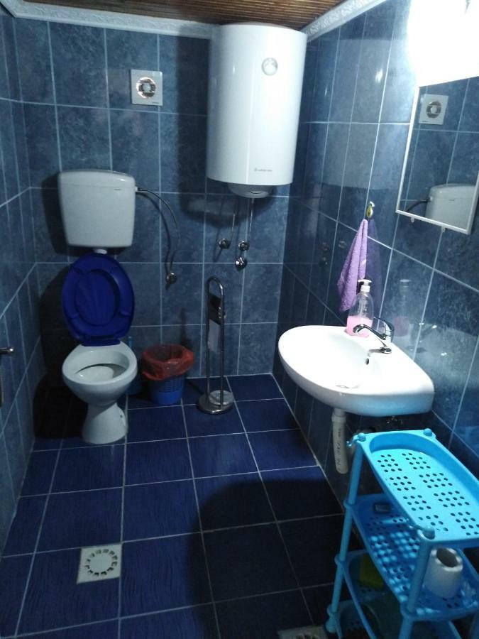 Apartmani Emil ポドゴリツァ エクステリア 写真